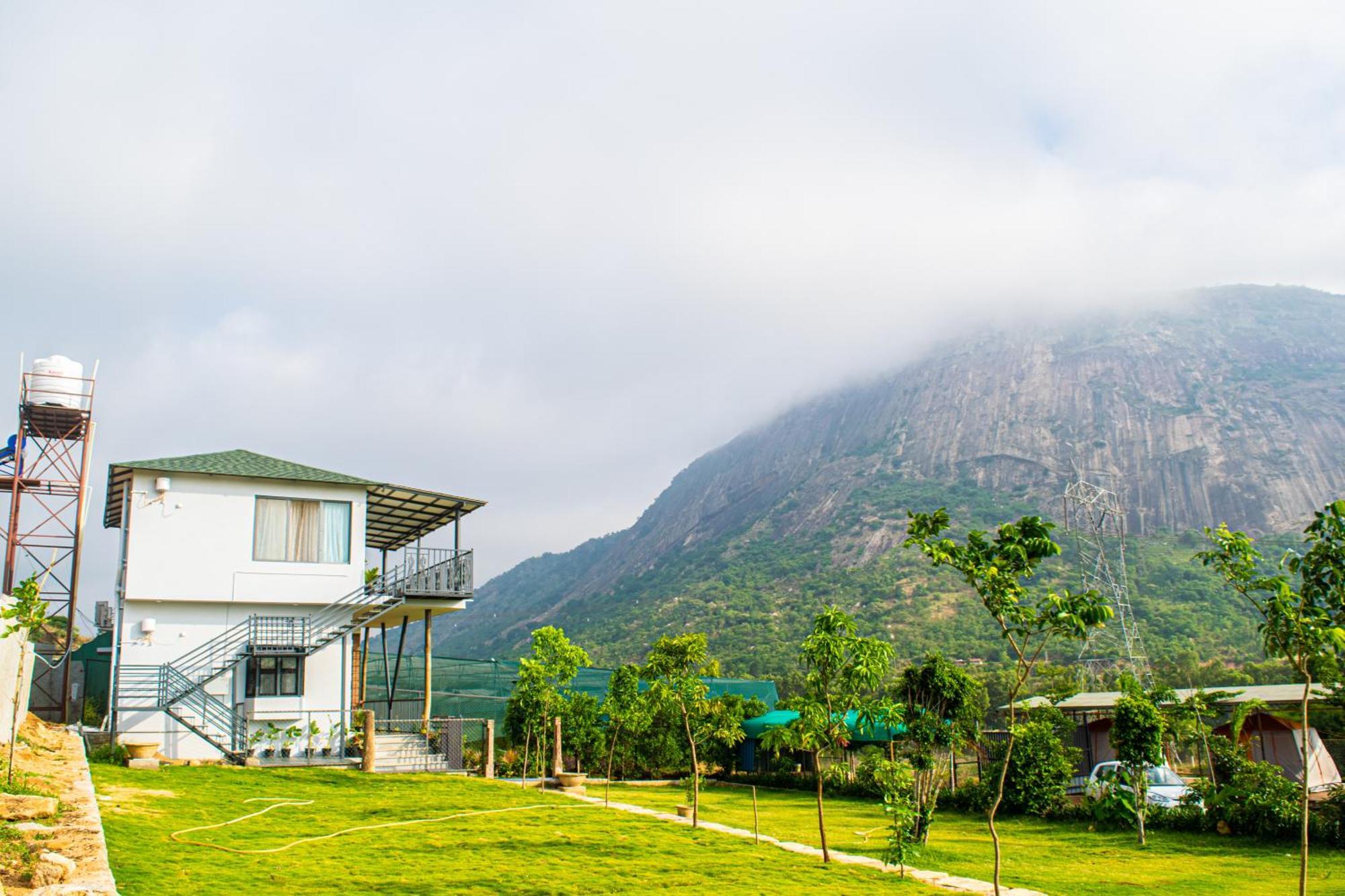 Stone Hills Otel Nandigunda Dış mekan fotoğraf